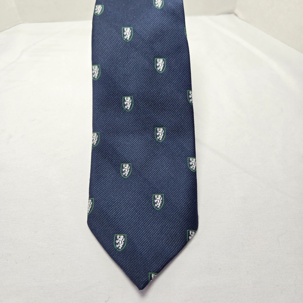 Vintage 80s Resilio Heraldic Lion Crest Navy Tie Handmade Classic Club 56.5 In